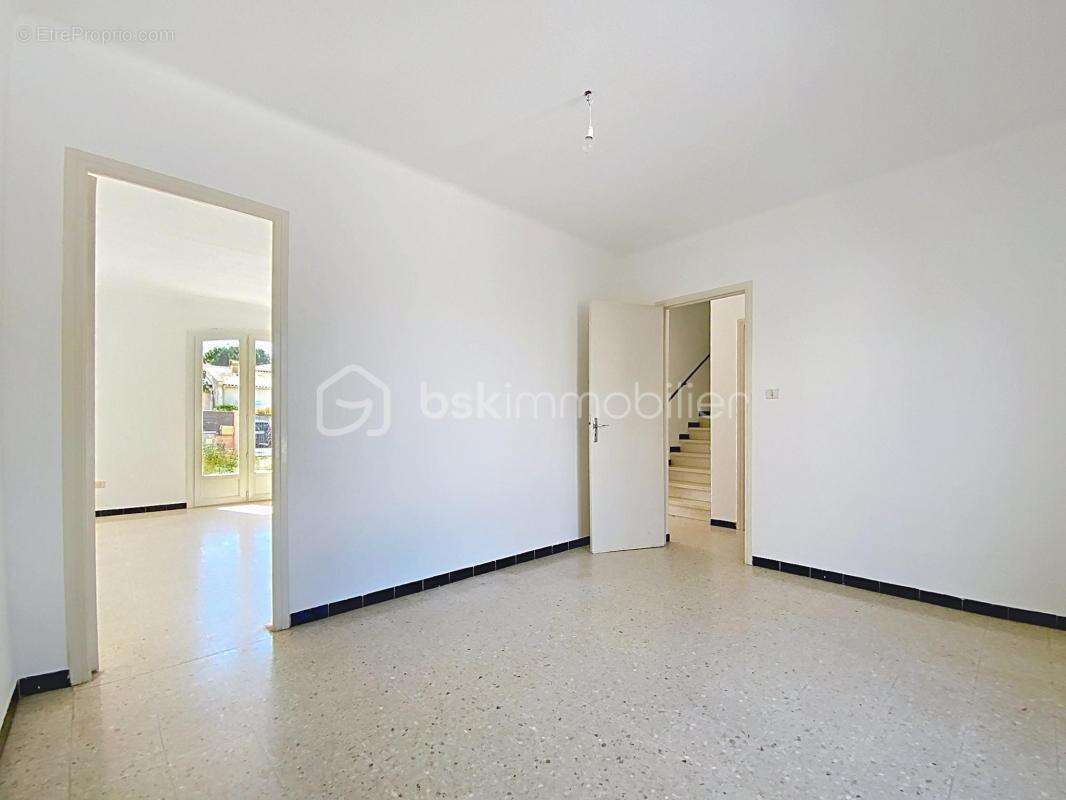 Agde – maison familiale 107 m² – beaux volumes – 3 chambres – fort potentiel - photo 5