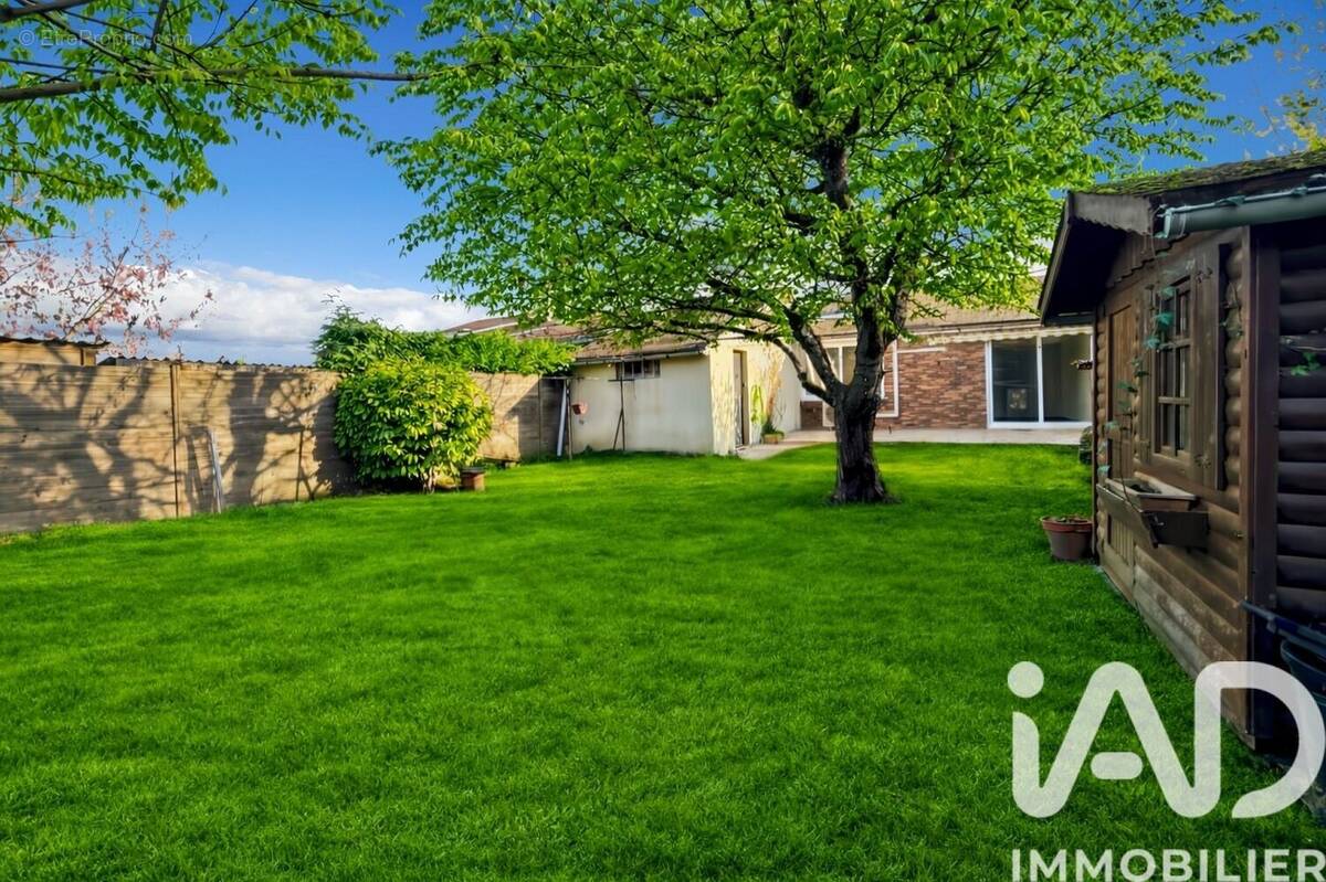 Photo 1 - Maison à BRIE-COMTE-ROBERT