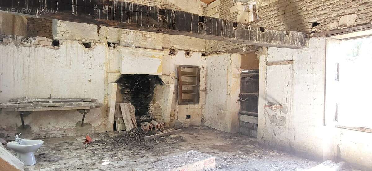 Maison à CHERVES-RICHEMONT