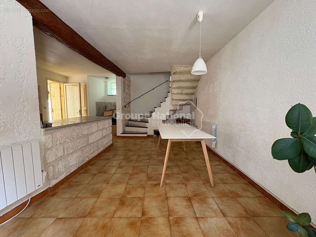 Maison à SAINT-HILAIRE-DE-BEAUVOIR