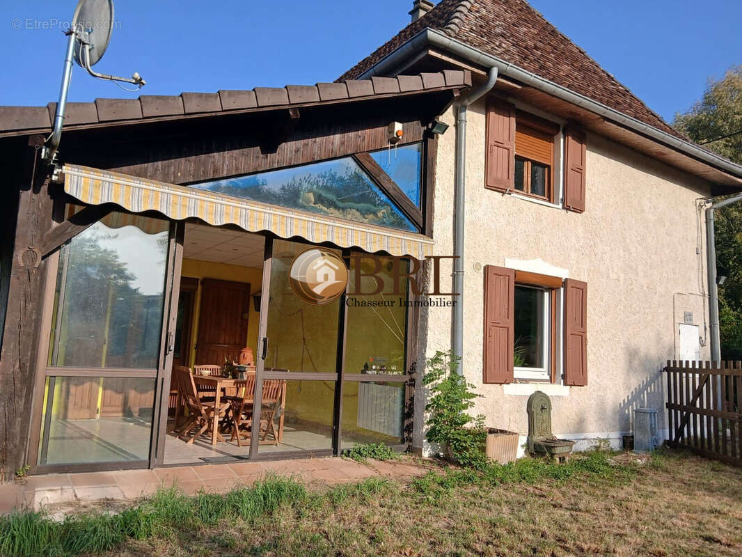 côté véranda - Maison à CHIMILIN