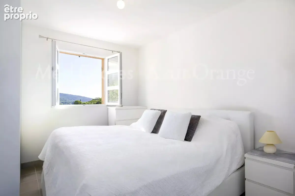 Grimaud village - Appartement T2 avec balcon et vue panoramique - photo 10