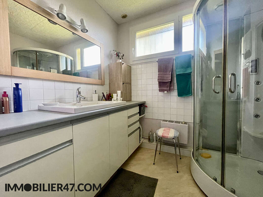 Maison à SAINTE-LIVRADE-SUR-LOT