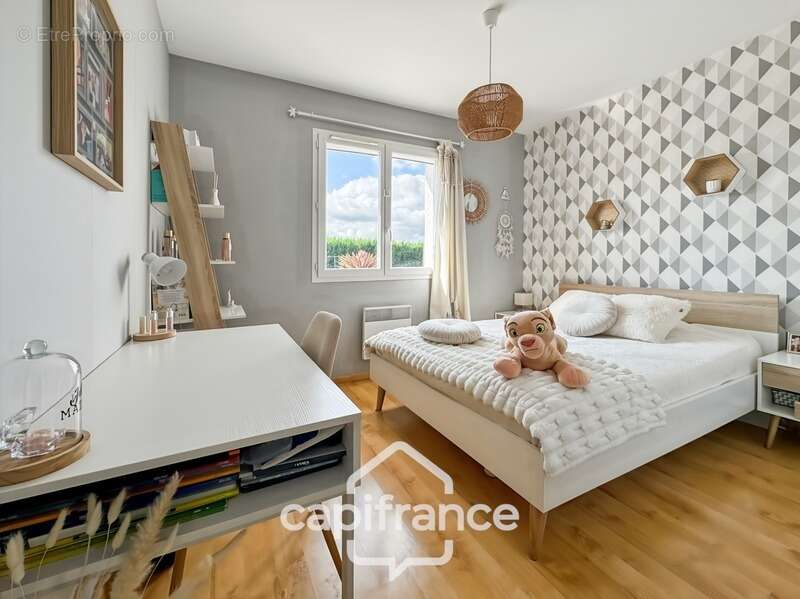 Maison à BOUGE-CHAMBALUD