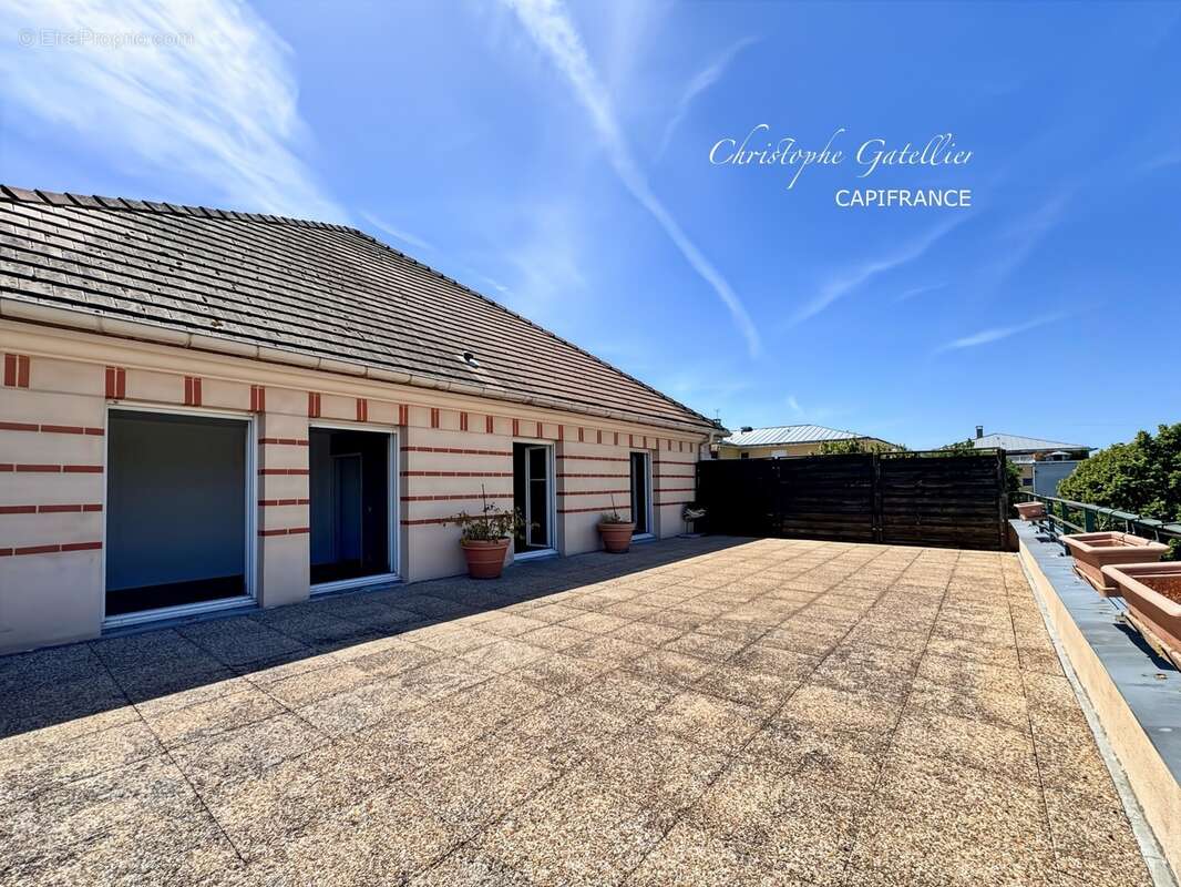 Dernier étage t4 (3 chambres) avec terrasse de 65 m² - photo 2