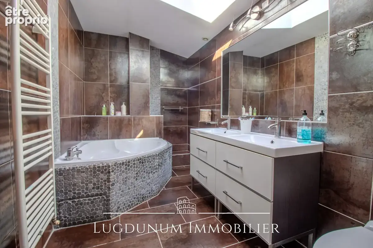 Appartement type 4 en plein centre ville - photo 11