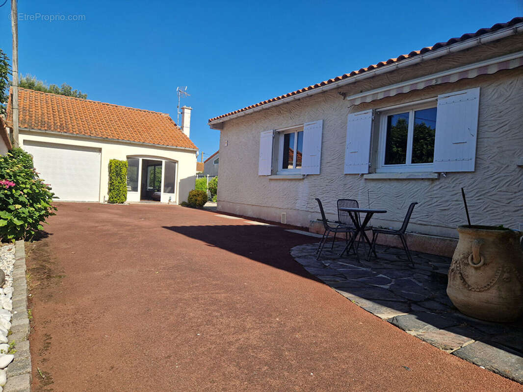 Châtelaillon-plage ? propriété rare à la vente - photo 10