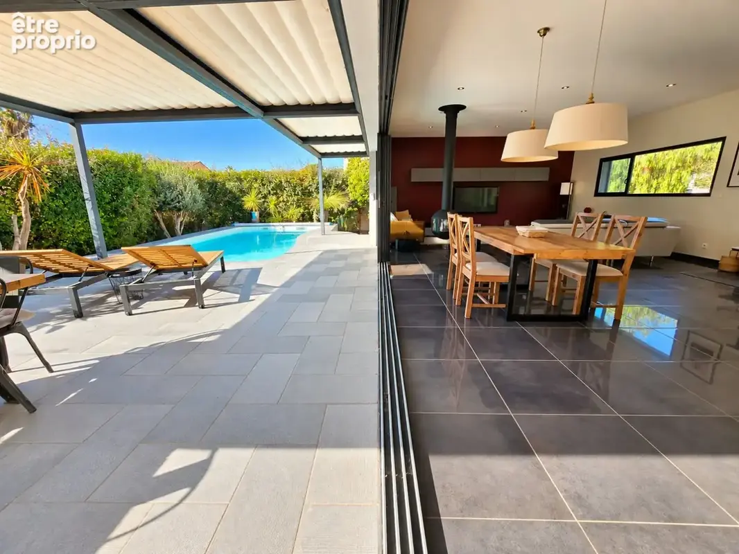 Côté Balaruc-les-Bains  Villa contemporaine avec piscine sur 1 063 m - photo 3