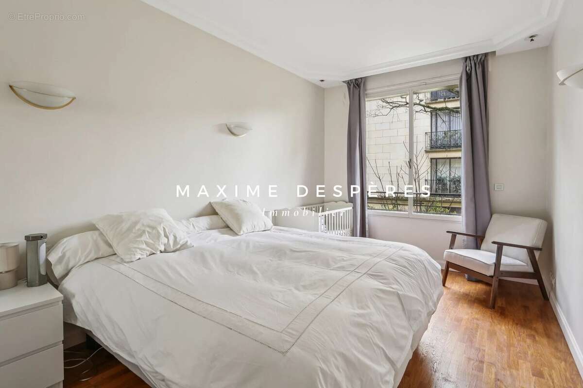 Appartement à NEUILLY-SUR-SEINE
