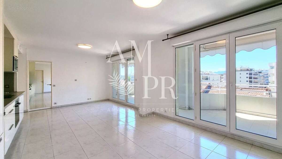 Appartement 4 pièces - Aperçu mer - Palm Beach Cannes - photo 8