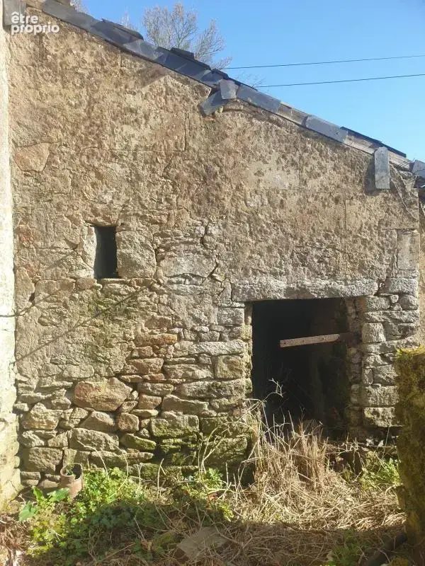 Maison en pierre à rénover entièrement - photo 2