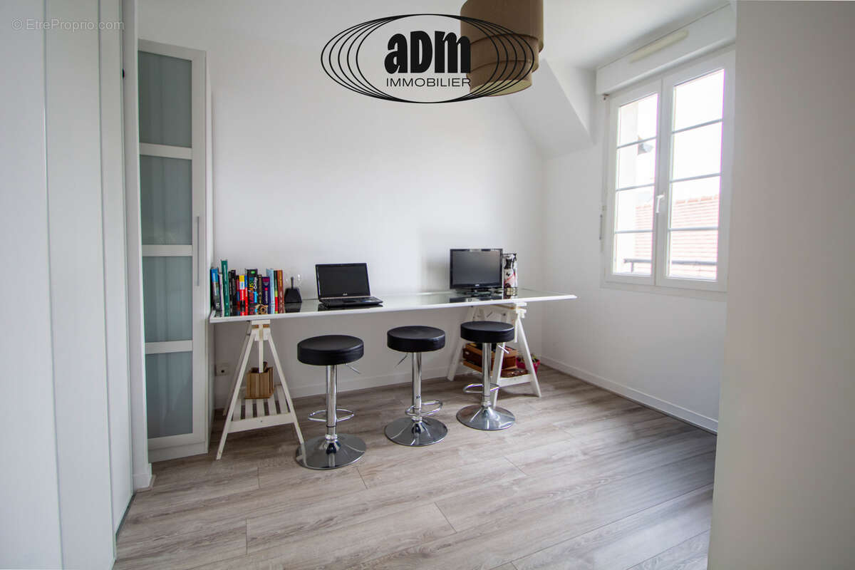 Maison à BAILLY-ROMAINVILLIERS