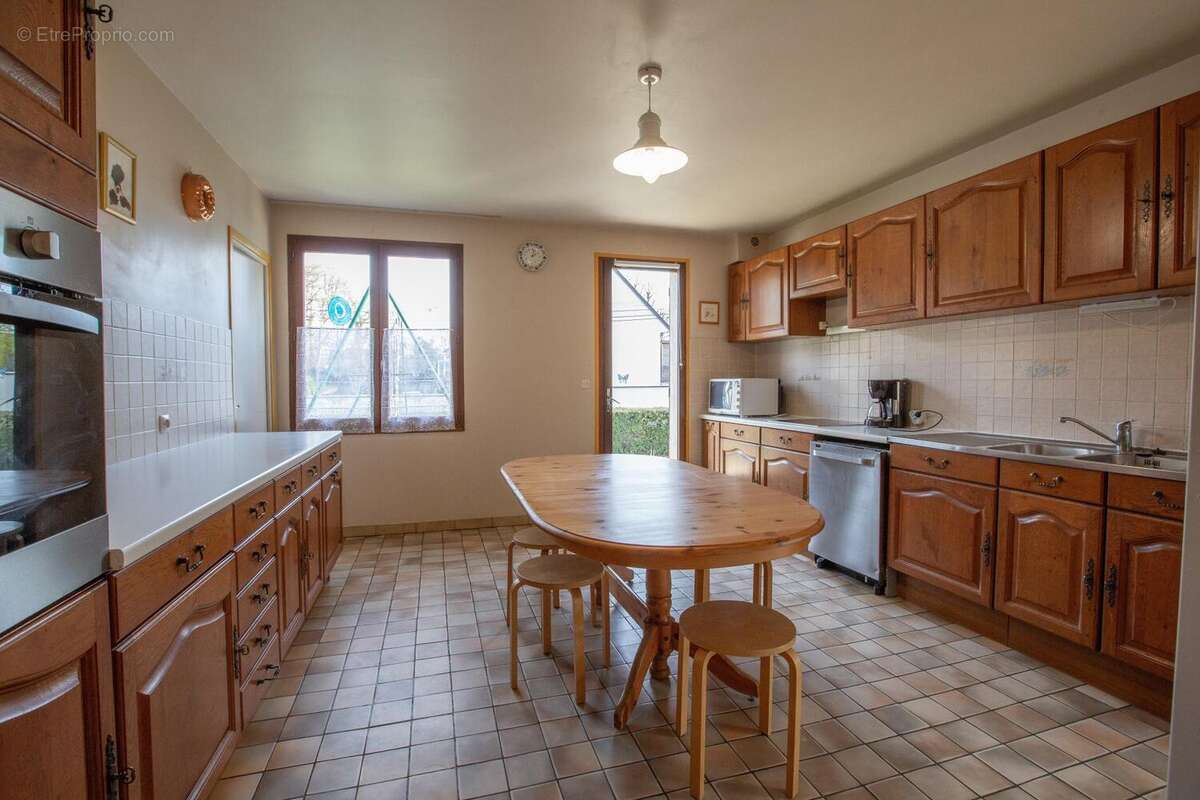 Photo 6 - Maison à LE MESNIL-SAINT-DENIS