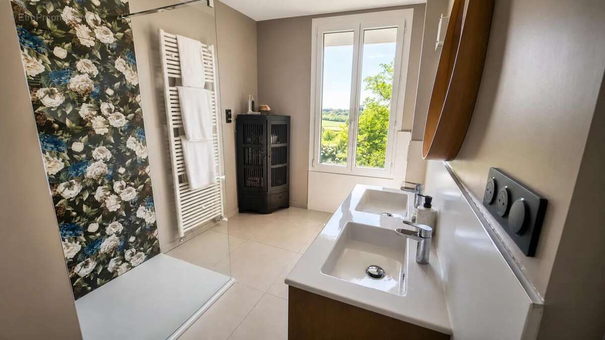Maison de 7 pièces de 160 m² à Albi - photo 6