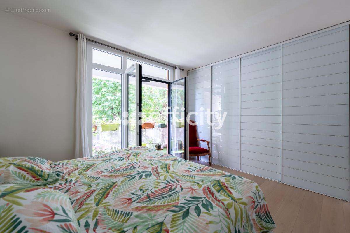 Appartement à VILLE-D'AVRAY