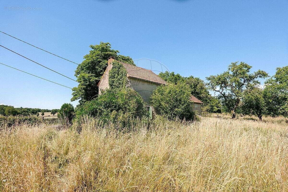Maison à LA CHAPELLE