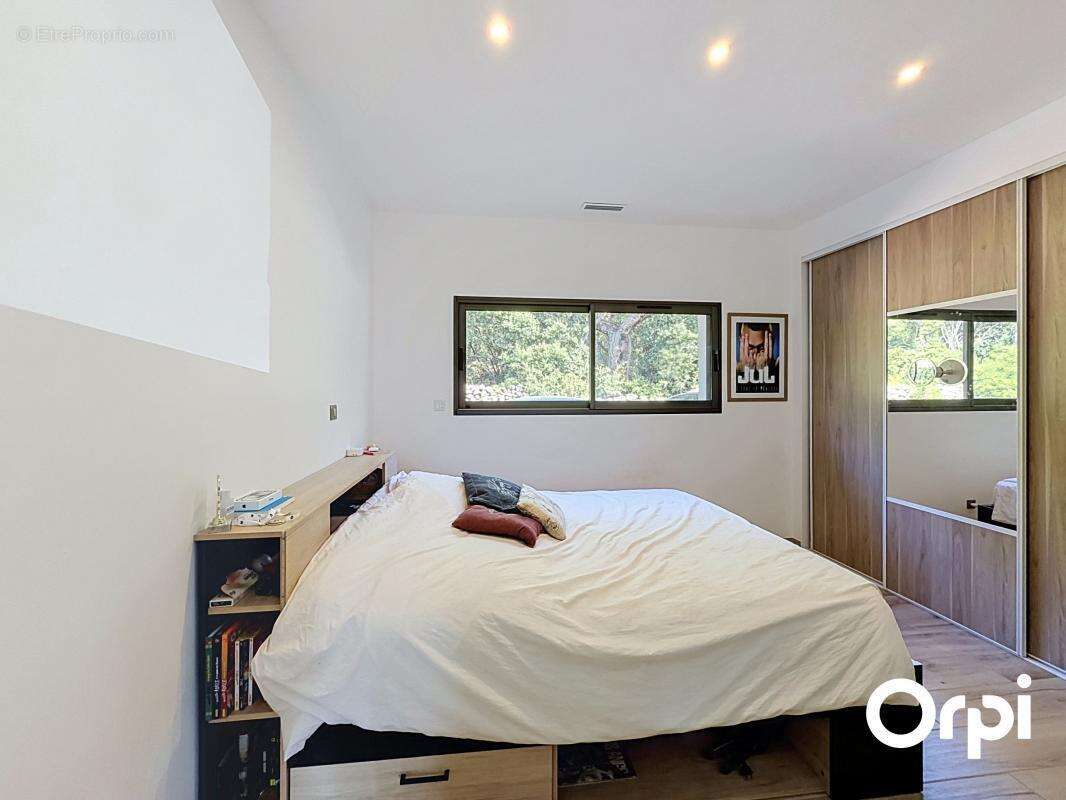 Villa F4 avec F2 indépendant et bureau – Vue mer & montagne - photo 11