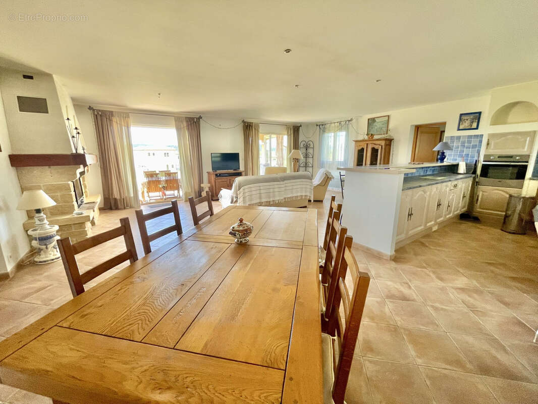 Maison à BAGNOLS-EN-FORET