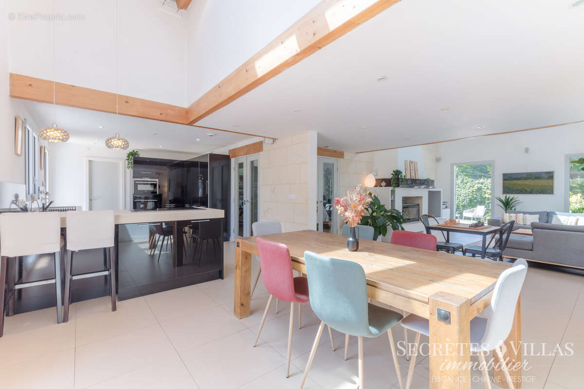 Maison à FARGUES-SAINT-HILAIRE