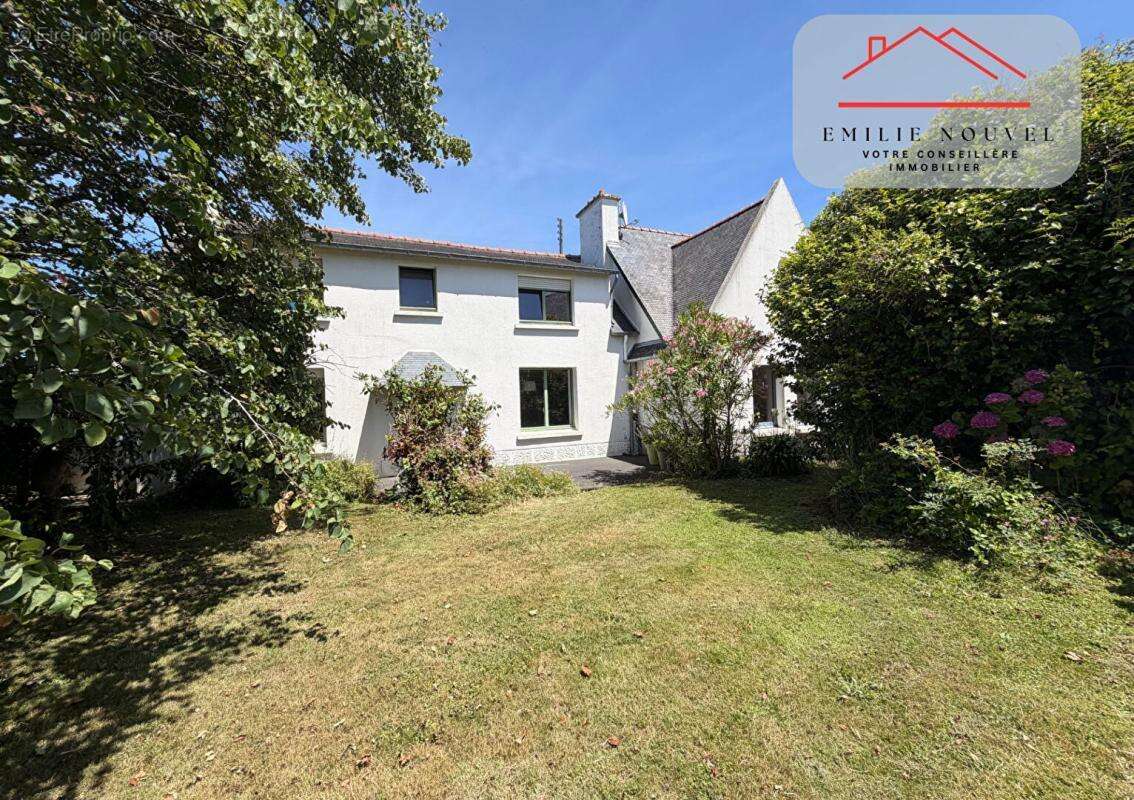 Pleubian ,deux logements indépendants , 184 m² ,5 chambres ,terrain 807 m² - photo 2