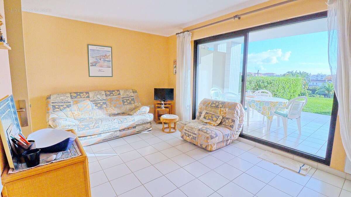 Espace salon - Appartement à ANTIBES