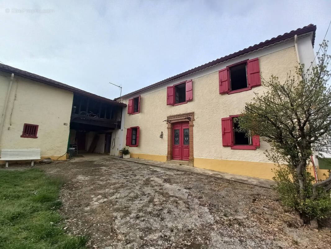 Maison à TRIE-SUR-BAISE