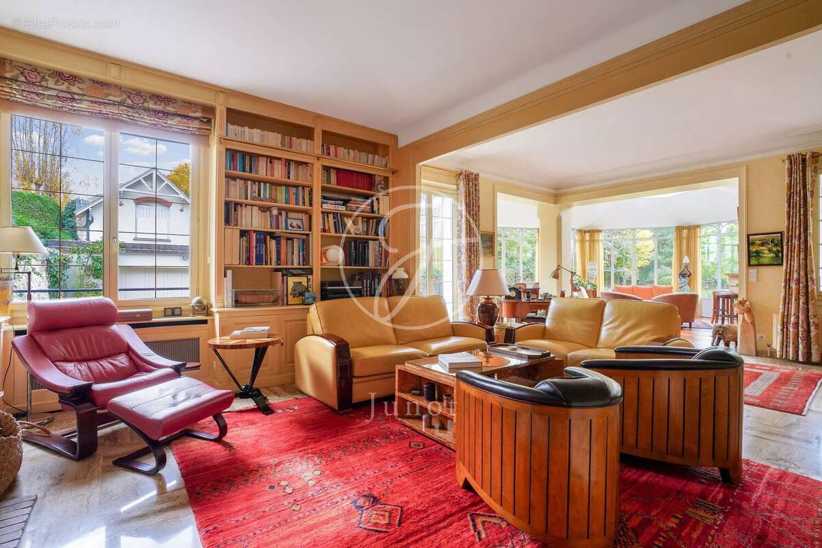 Maison à LE VESINET