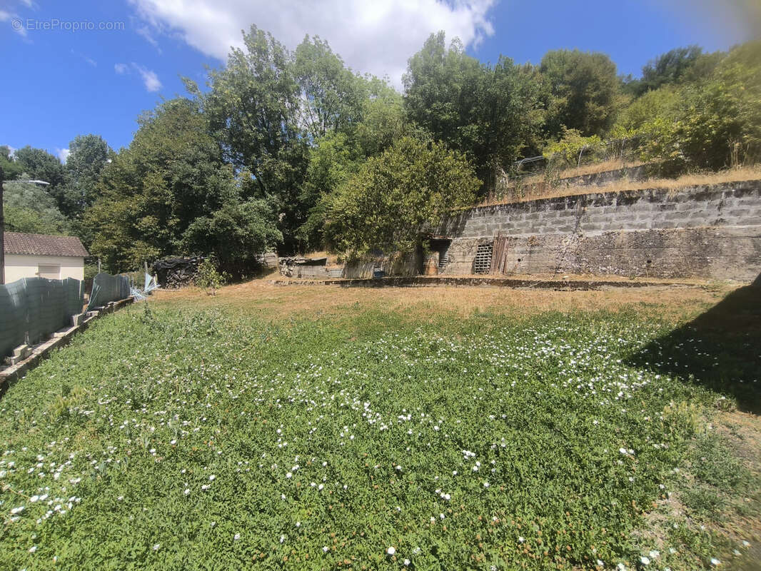 Maison avec jardin de 1 375 m2 à deux pas du centre-ville de Souillac - photo 18