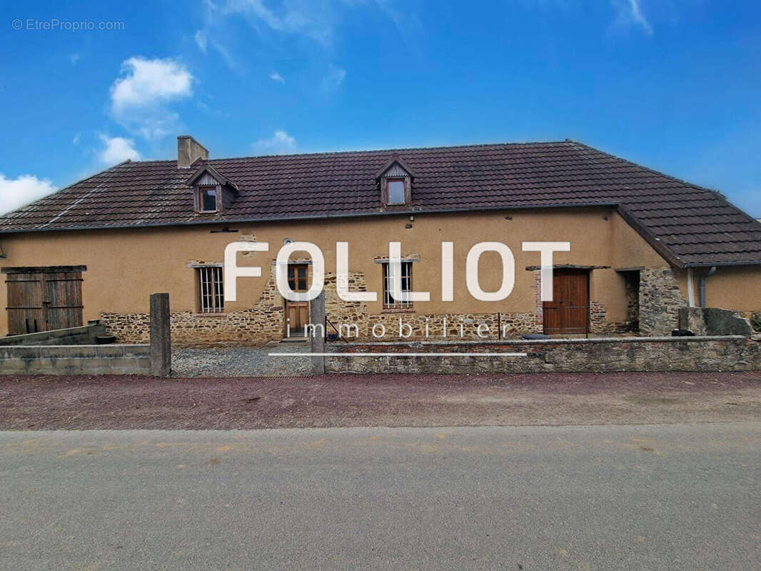 Maison à SAINT-SEBASTIEN-DE-RAIDS