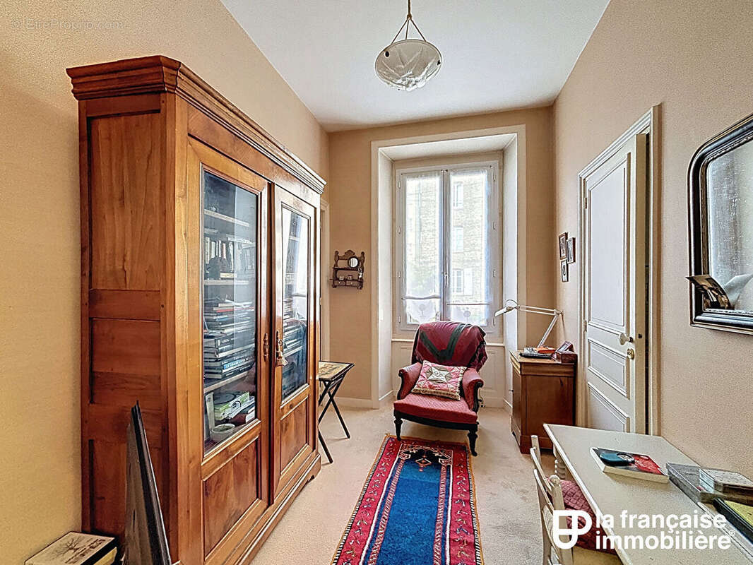 Charmant appartement ancien avec cachet  - 3/4 chambres - Secteur Place Hoche / Faculté de Droit - Stationnement - photo 14