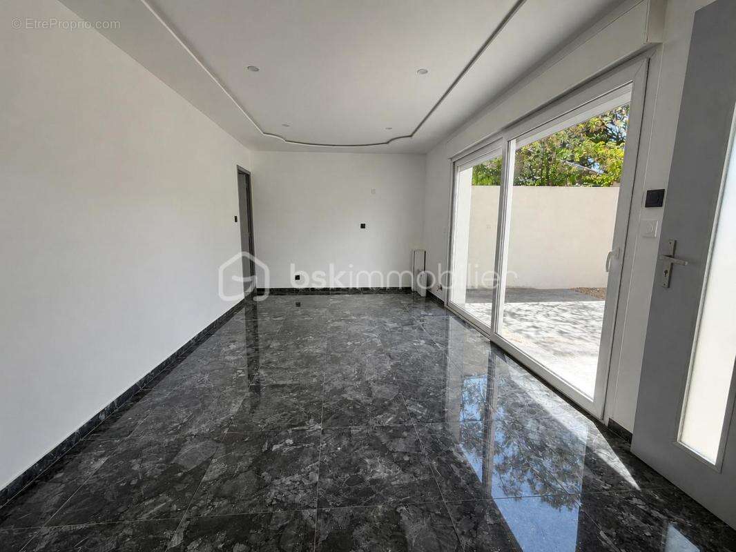 Maison contemporaine de plain-pied avec dépendance – 134 m² – Terrain 685 m² – Saint-Christol-lez-Alès (Montèze) - photo 9