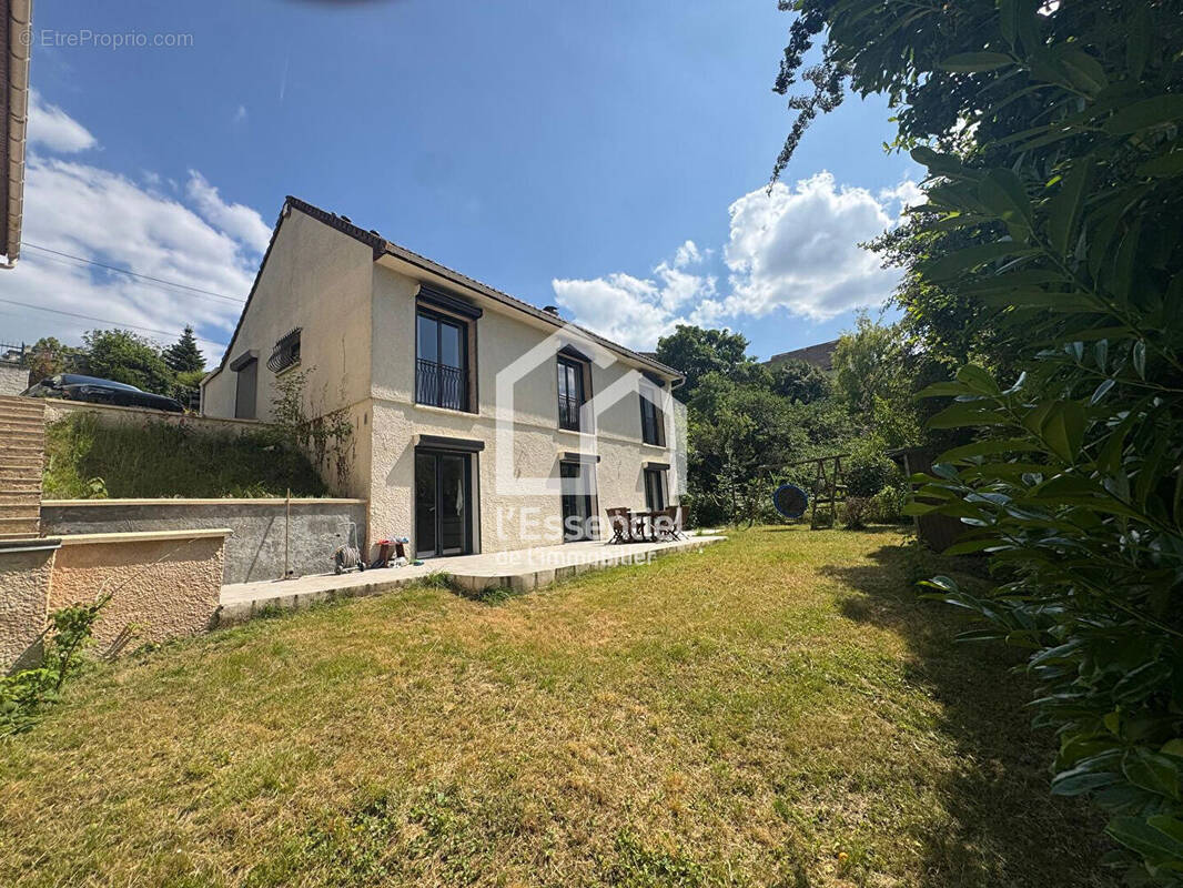 Maison à VERNEUIL-SUR-SEINE