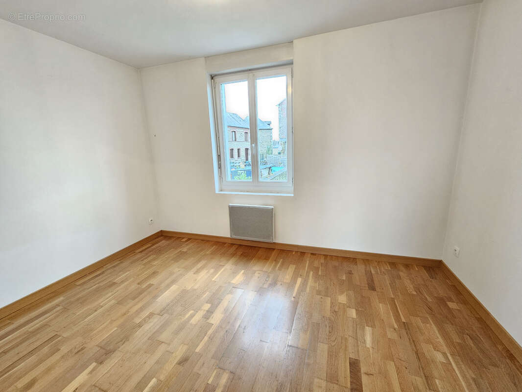 Maison à SAINT-GEORGES-DES-GROSEILLERS