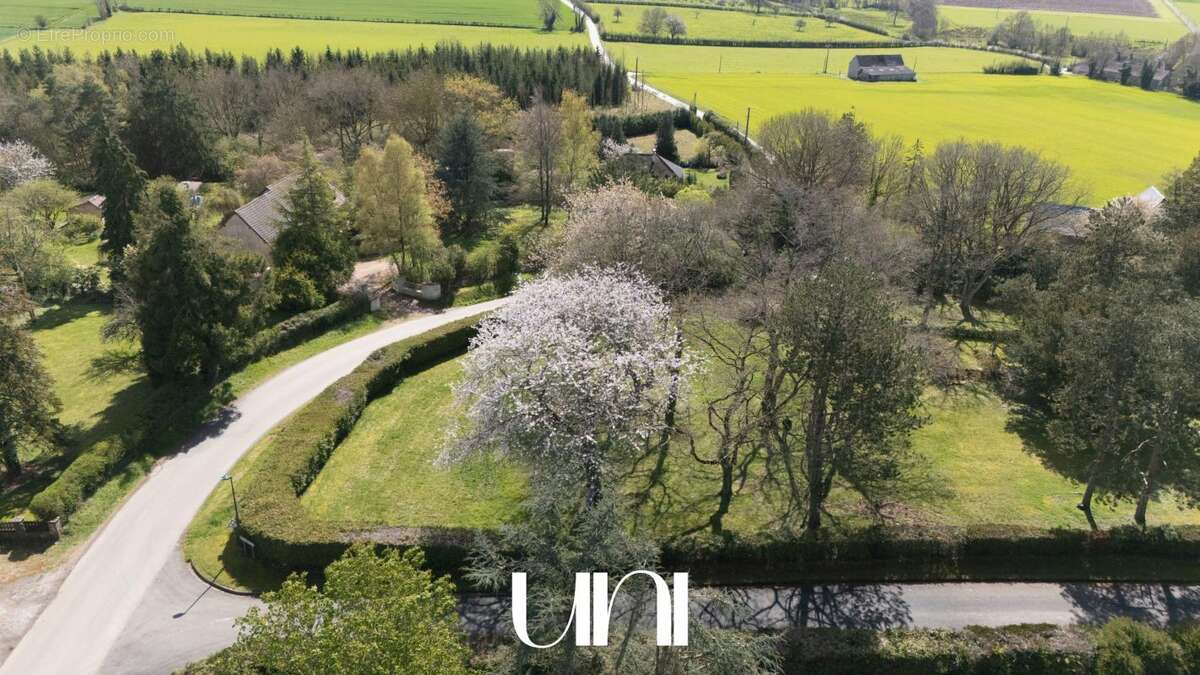 Terrain à SOUMONT-SAINT-QUENTIN
