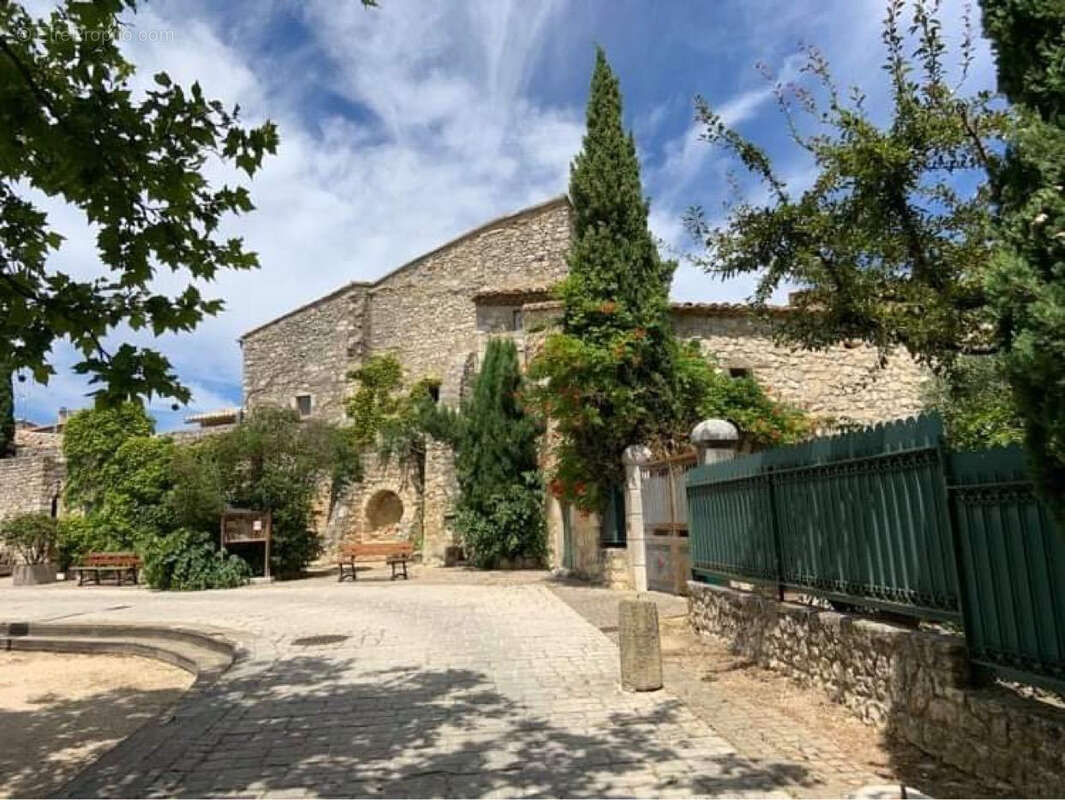 Maison à LA GARDE-ADHEMAR