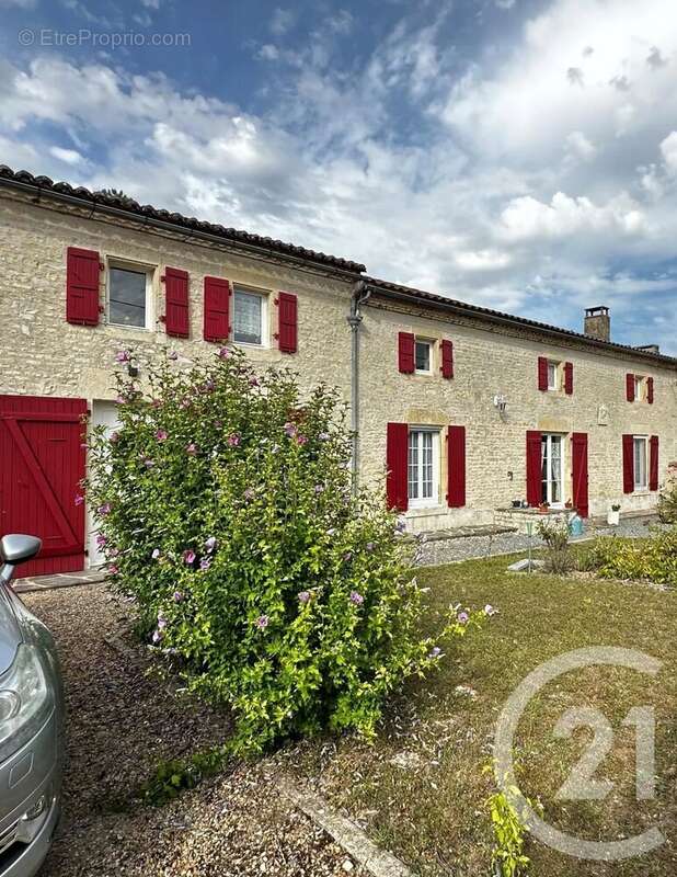 Maison à ROMAZIERES