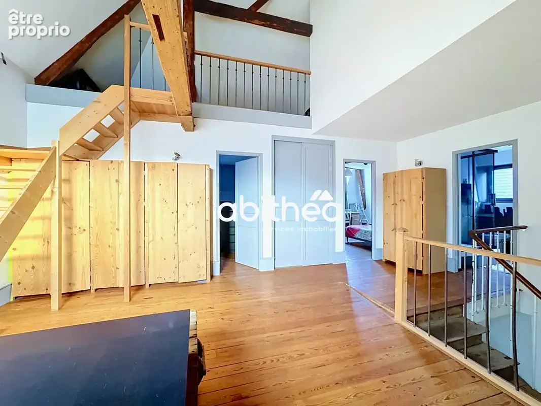 Maison en pierres blanches avec garage et extérieur - photo 17