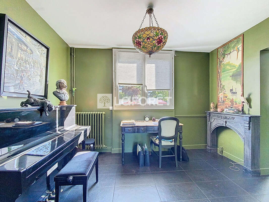 Maison à VERNEUIL-SUR-SEINE