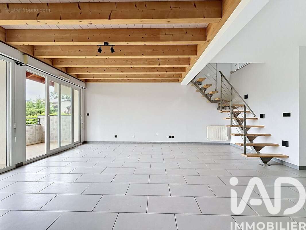 Photo 2 - Appartement à VIRY