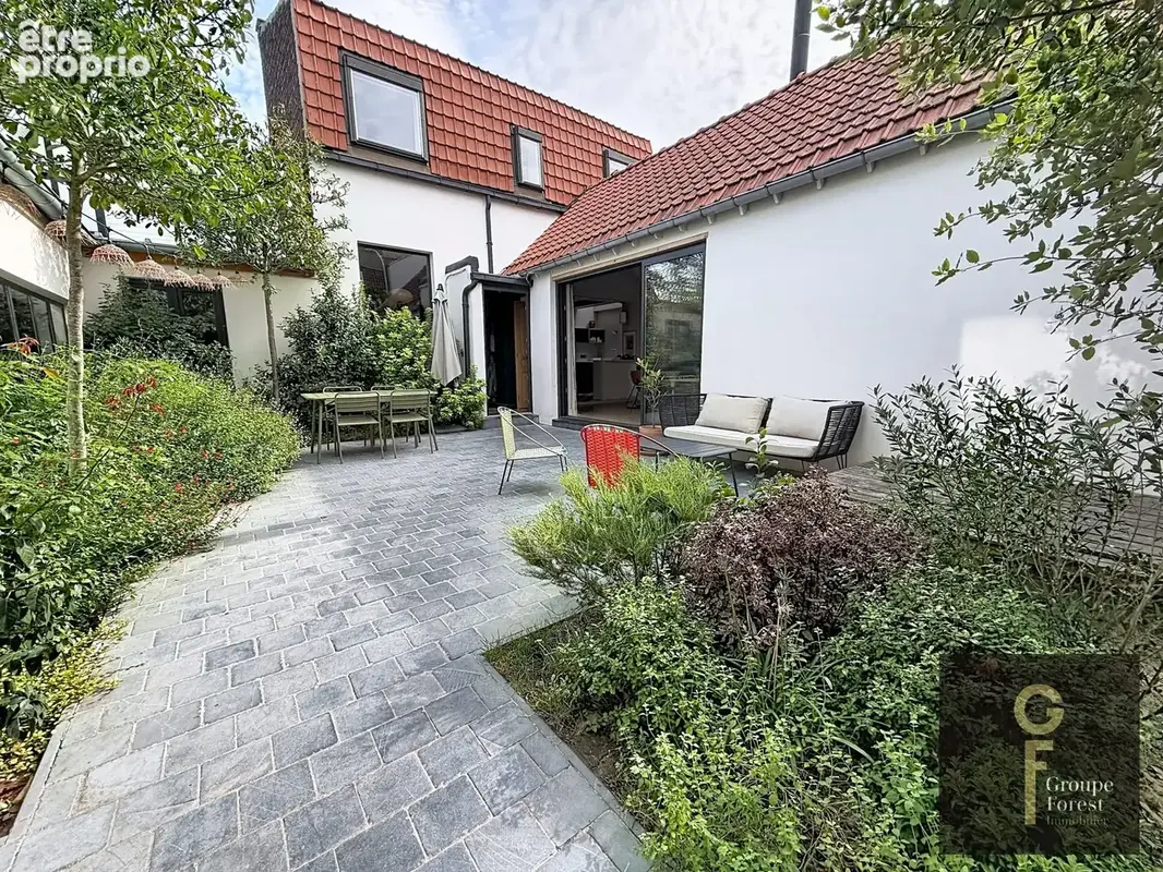 Maison 200 m² à Marcq-En-Baroeul  - photo 2