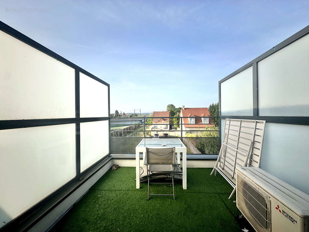 Appartement à SARTROUVILLE