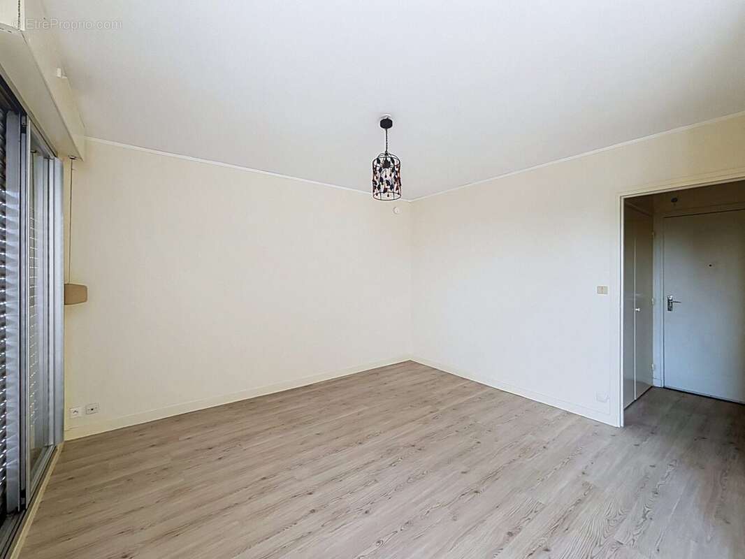 Appartement 25 m² à La Chaussee-Saint-Victor  - photo 2
