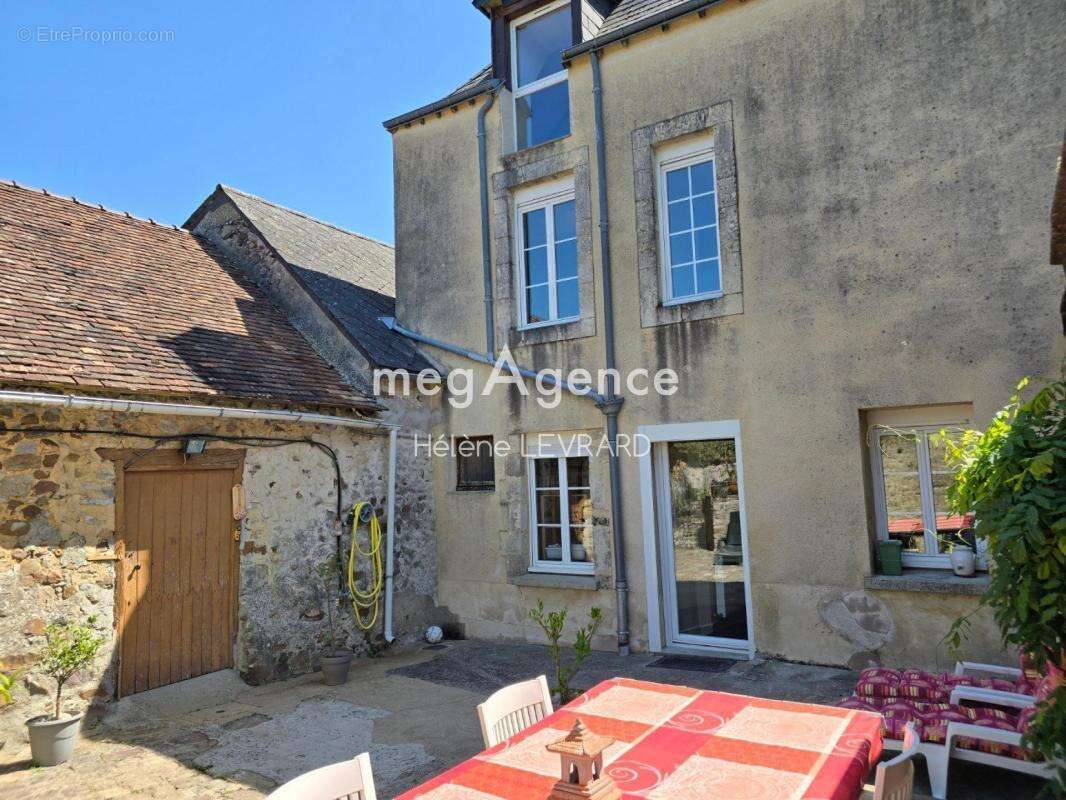 Maison à SAINTE-SUZANNE