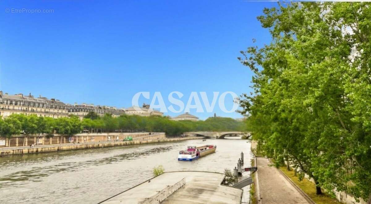 Appartement à PARIS-1E