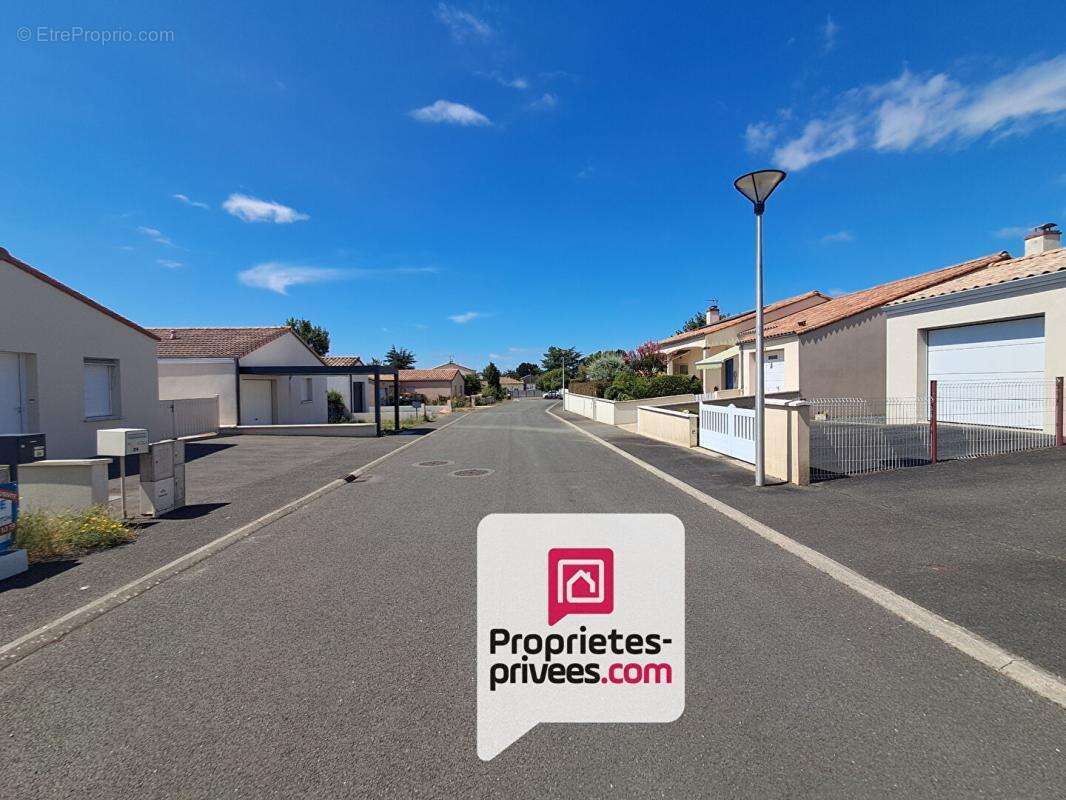 Maison contemporaine  tres recente 98 m2 3 chambres intra muros fontenay le comte - photo 15