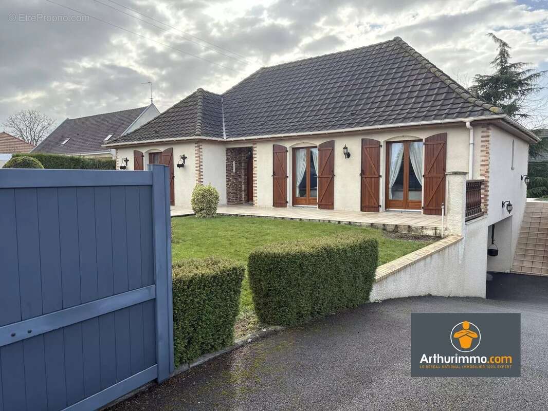 Maison à NEUFCHATEL-SUR-AISNE