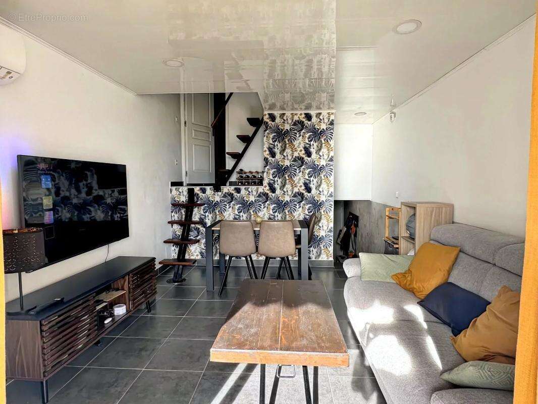 Appartement à SIX-FOURS-LES-PLAGES