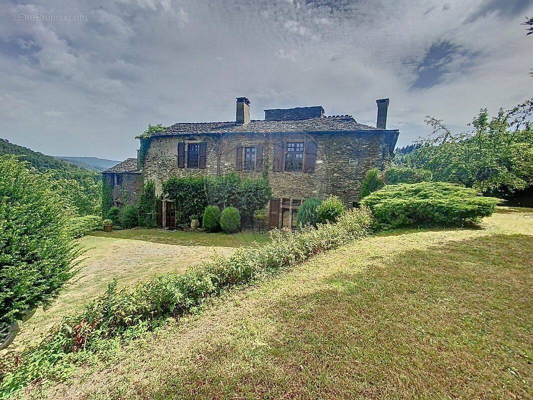 Maison à SAINT-GERMAIN-DE-CALBERTE