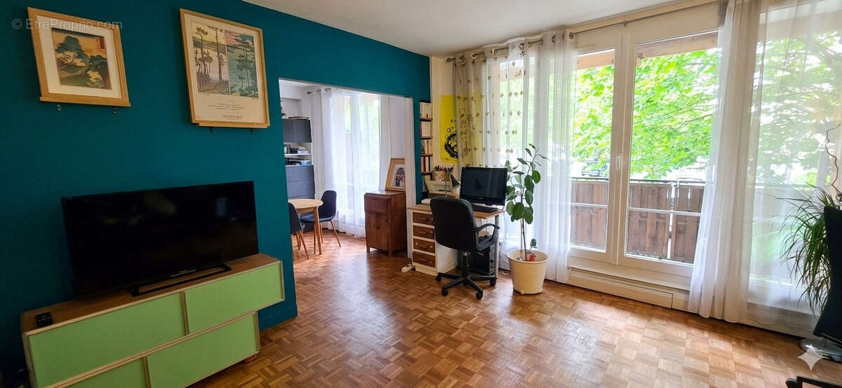 Appartement à NEAUPHLE-LE-CHATEAU