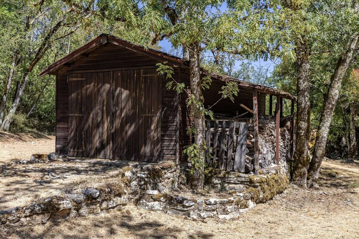 Secteur Causses du Quercy: charmante maison en pierre avec piscine et 2 granges - photo 15